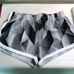 Nike Black White Shorts. Size M